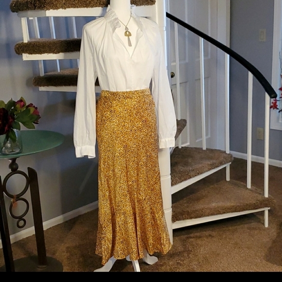 Topshop Dresses & Skirts - 💙HP💙 Midi Skirt